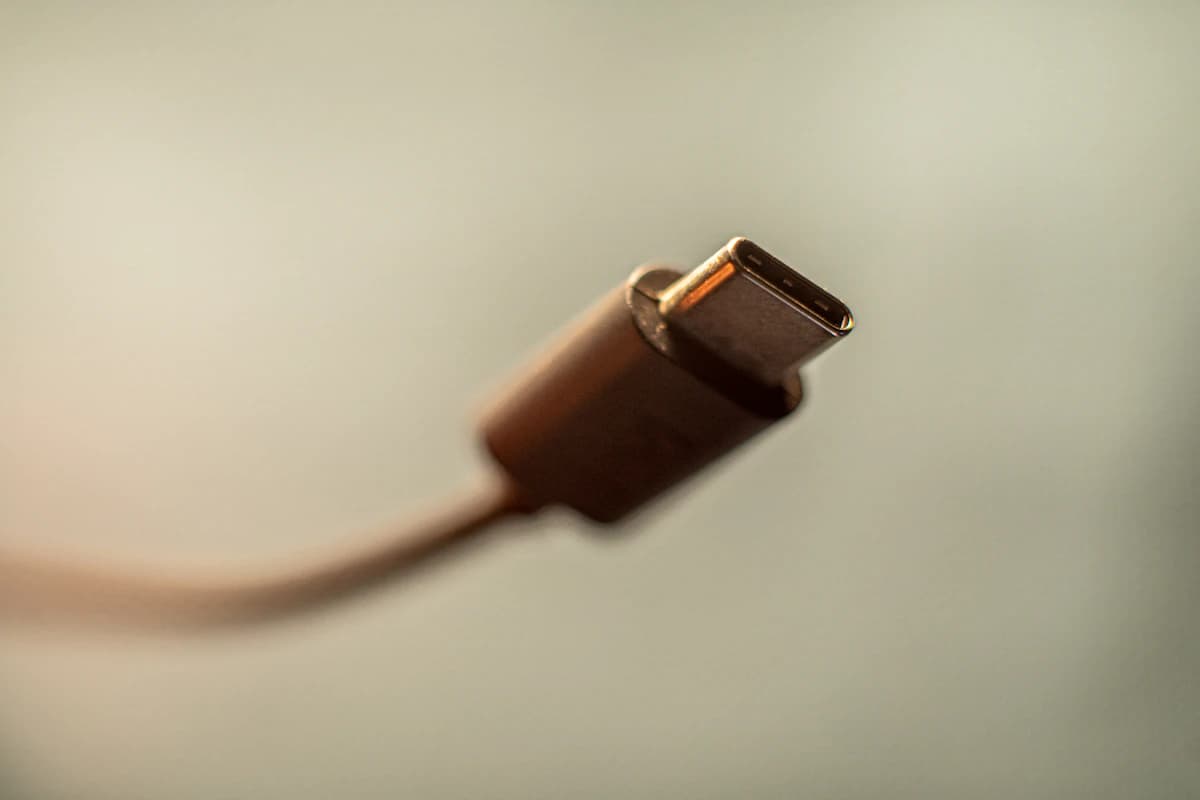 USB‑C Chargers Worth Buying in 2026 (and How to Stop Getting Scammed by Specs)